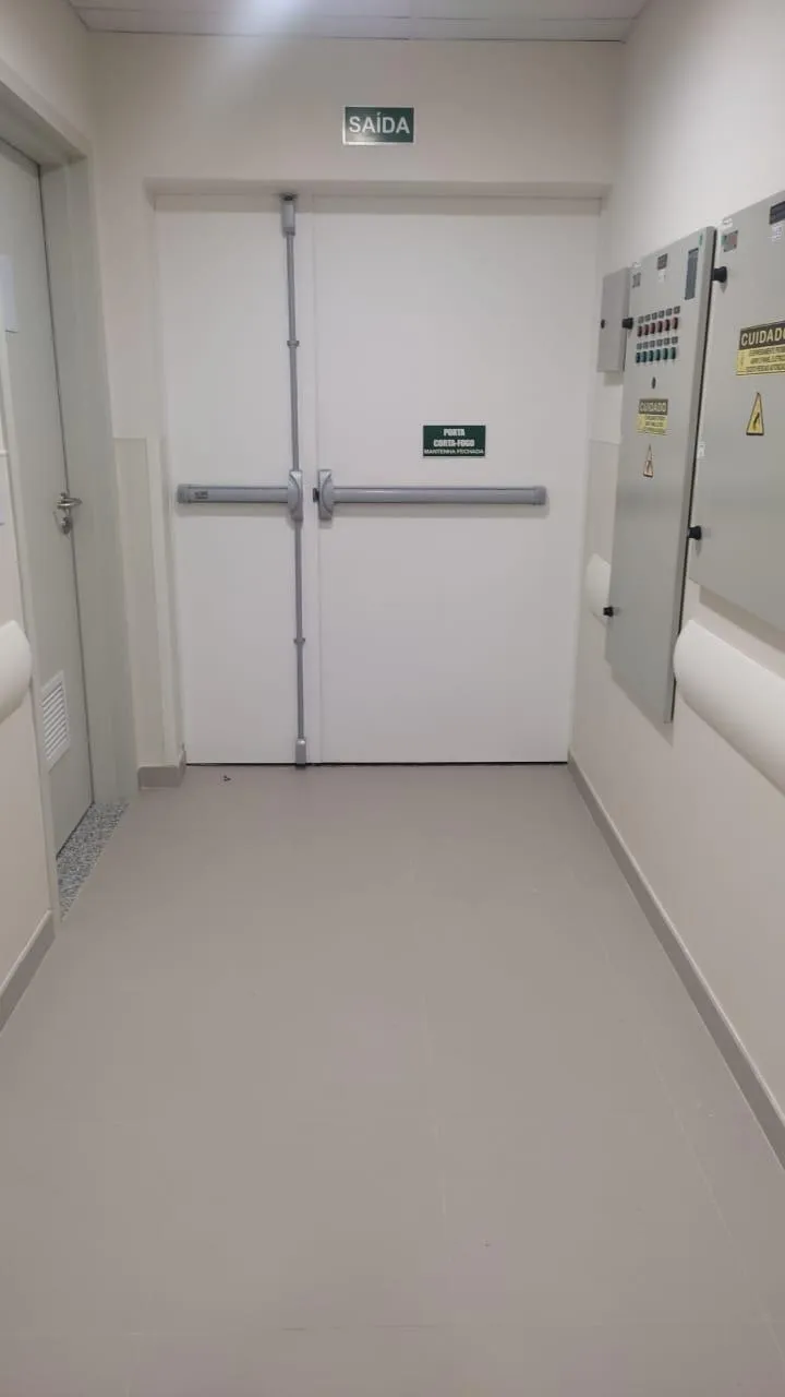 Curso de montagem de porta corta fogo